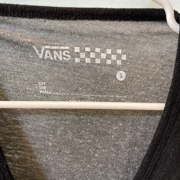 2 gently worn Vans quarter length shirts - Picture 6 of 8
